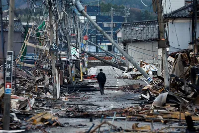 В Японии произошло мощное землетрясение, на побережье обрушилось цунами —  УНИАН