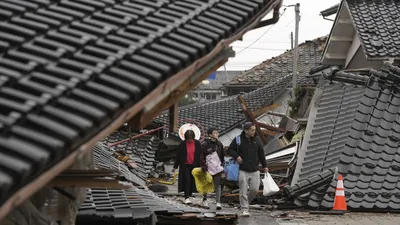 Более 2,3 тыс. человек в Японии отрезаны от коммуникаций из-за землетрясения  - 07.01.2024, Sputnik Казахстан