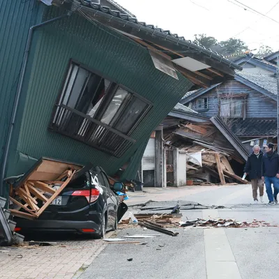 Землетрясение в Японии: афтершоки мешают работе спасателей | Euronews