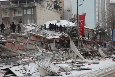 Последствия землетрясения в Измире. Фоторепортаж | Forbes.ru