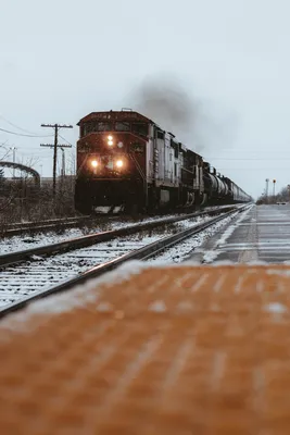 Скачать 3721x5581 поезд, рельсы, железная дорога, снег, зима обои, картинки