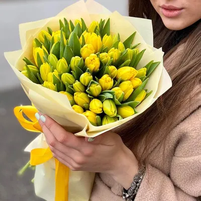 Желтые тюльпаны в корзине - Cyprus Flower