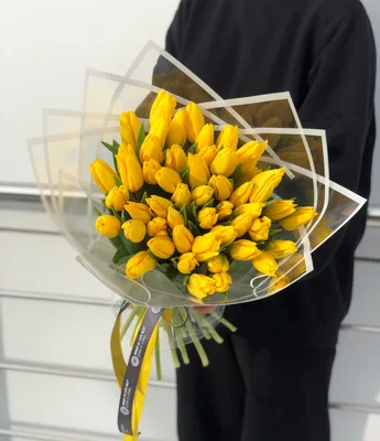 Фотообои Желтые тюльпаны арт купить на стену • Эко Обои