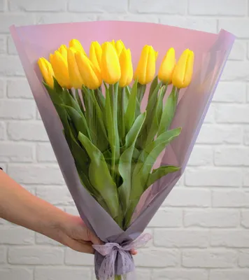 Букет из 51 тюльпана \"Желтые тюльпаны\", артикул: 200232 в интернет магазине  EnjoyFlowers.ru ❀ с доставкой по Москве