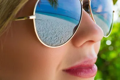 Женщина в солнцезащитных очках · Бесплатные стоковые фото