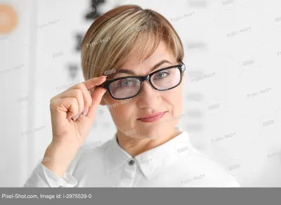 Минималистичные женские очки 2024 - купить женские очки от солнца