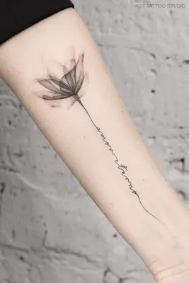 Тату цветок для девушек на руке. Черно-белая женская татуировка | Tattoos,  Tattoos for women, Tiny tattoos