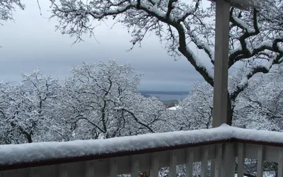 Вид из окна на зимний пейзаж Стоковое Изображение - изображение  насчитывающей горизонт, природа: 207029735