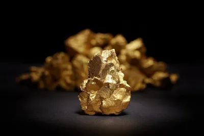 Цены на золото побили исторический рекорд. В чем причина?