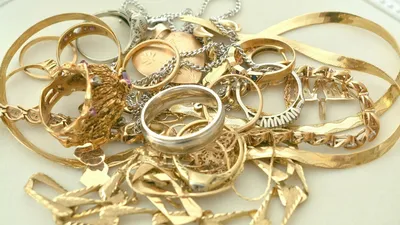 Во все тяжкие: невеста надела 60 килограммов золота и не смогла ходить -  14.10.2021, Sputnik Литва