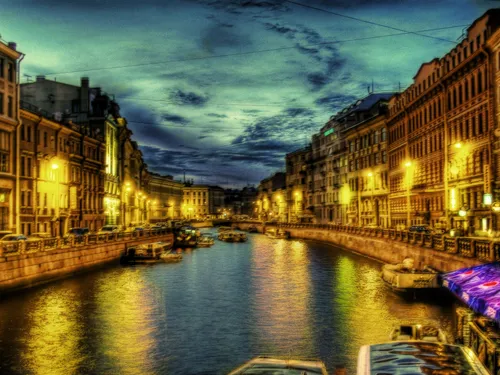 Санкт Петербург Обои на телефон река с лодками и постройками на берегу