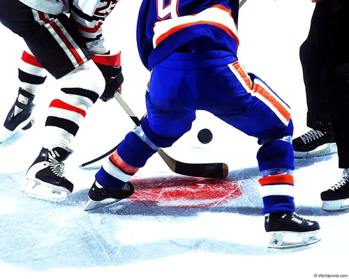 Хоккей Обои на телефон хоккеист в сине-красной форме на льду