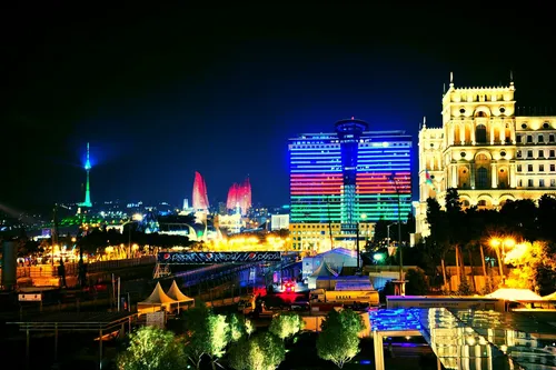 Азербайджан Обои на телефон город с яркими огнями ночью