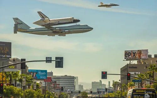 Шарлиз Терон, Лос Анджелес Обои на телефон группа самолетов, летающих в небе