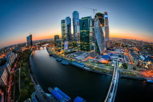 Москва Обои на телефон город с высокими зданиями и рекой