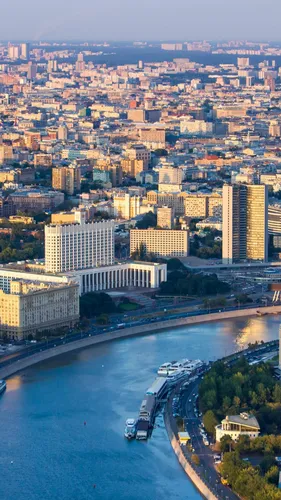 Москва Обои на телефон город с протекающей через него рекой