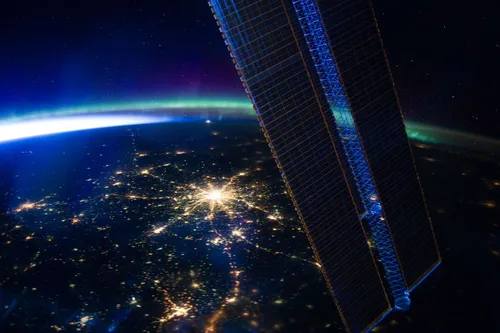 Москва Обои на телефон вид на Землю из космоса