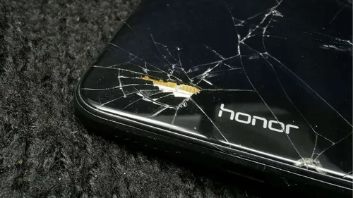 Разбитый Экран Обои на телефон логотип крупным планом