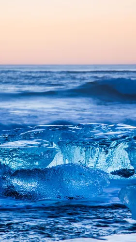 Вода Обои на телефон большой айсберг в воде