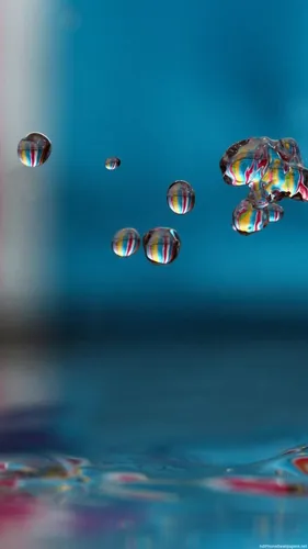 Креативные Обои на телефон группа пузырьков в воздухе