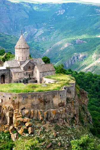 Армения Обои на телефон Монастырь Татев на холме