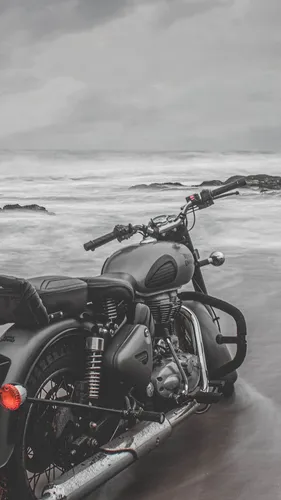 Мотоцикл Обои на телефон мотоцикл, припаркованный на пляже