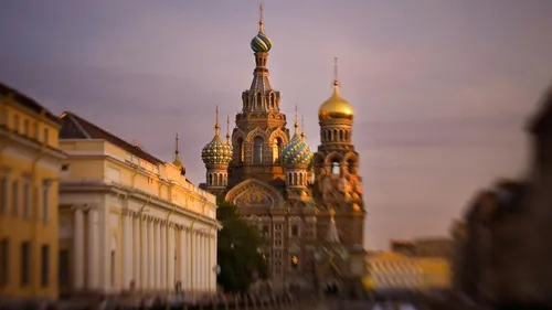 Православные Обои на телефон большое здание с башнями