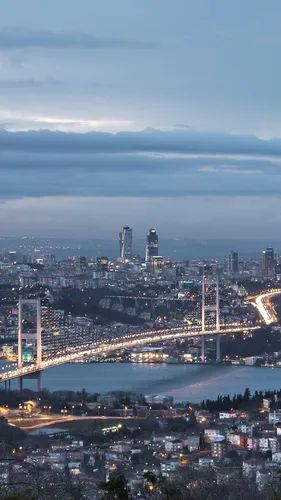 Турция Обои на телефон мост через реку с городом на заднем плане