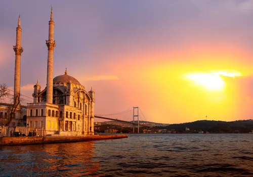 Турция Обои на телефон здание с башней и мостом на заднем плане