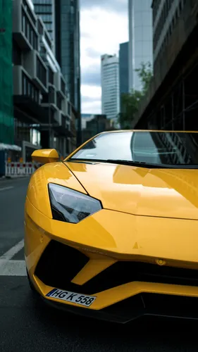 Lamborghini Обои на телефон желтый автомобиль на улице