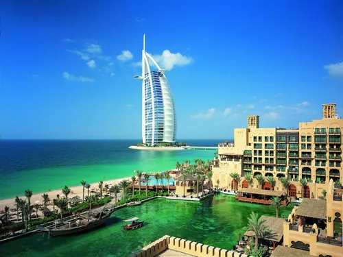 Дубай Обои на телефон высокое здание у воды