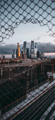 Москва Сити Обои на телефон городской пейзаж с железнодорожным путем