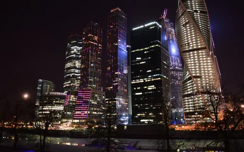 Москва Сити Обои на телефон группа высотных зданий с подсветкой