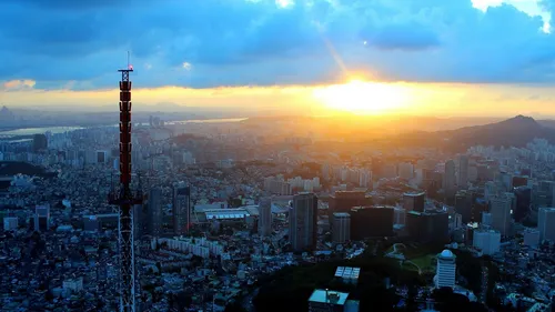 Корея Обои на телефон город с башней посередине