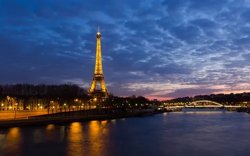 Париж Обои на телефон большая башня у водоема