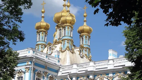Церковь Обои на телефон здание с золотыми куполами