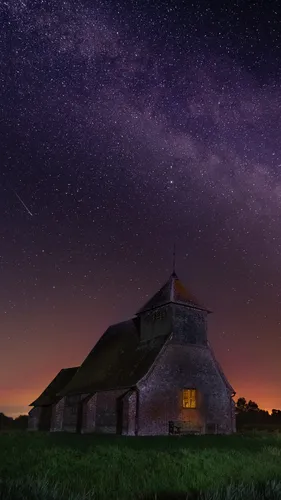 Церковь Обои на телефон дом со звездным небом над ним