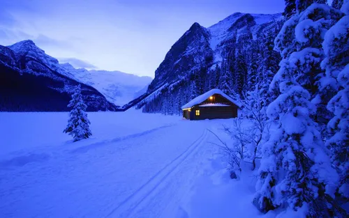 Зимний Лес Обои на телефон домик в снегу