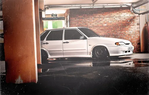 Лада Обои на телефон белый автомобиль, припаркованный в гараже