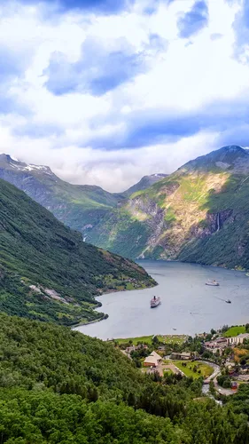 Норвегия Обои на телефон река между горами