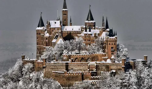 Замок Обои на телефон замок со снегом на земле