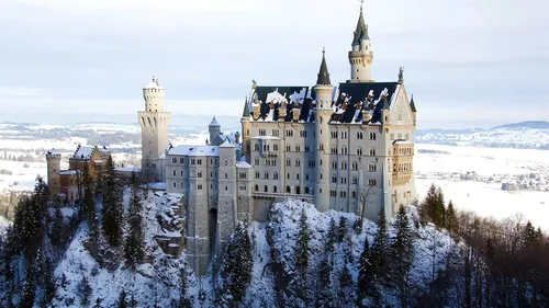 Замок Обои на телефон замок на холме со снегом