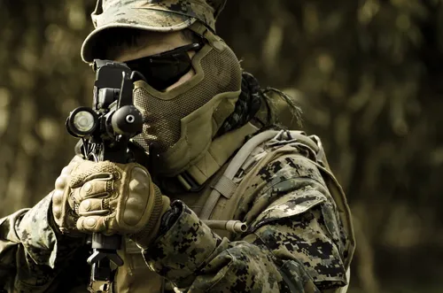 Мвд Обои на телефон человек в военной форме с ружьем
