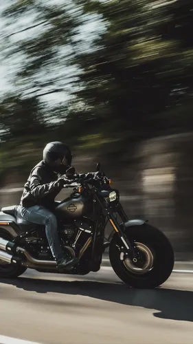 Harley Davidson Обои на телефон человек, катающийся на мотоцикле