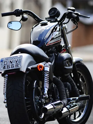Harley Davidson Обои на телефон мотоцикл, припаркованный на улице