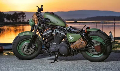 Harley Davidson Обои на телефон зеленый мотоцикл, припаркованный на дороге