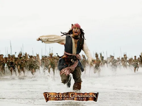 Пираты Карибского Моря Обои на телефон человек, бегущий по воде с группой людей позади него
