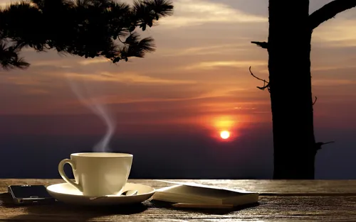 Солнце Обои на телефон книга и чашка кофе на столе с закатом