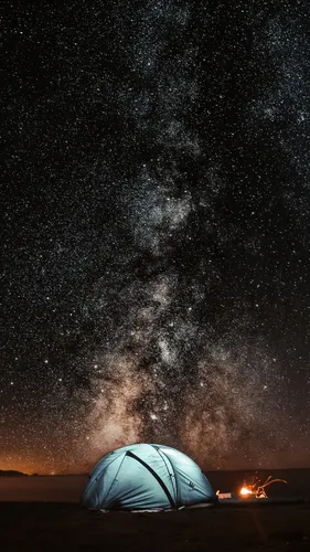 Млечный Путь Обои на телефон палатка под звездным небом