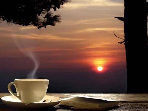 Hd Кофе Обои на телефон чашка кофе и книга на столе с закатом